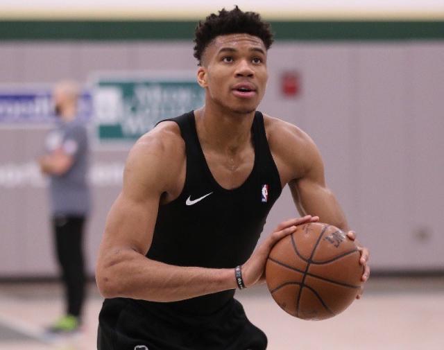 吉梅内斯：欧冠被淘汰已经是事实，我们应该翻开.